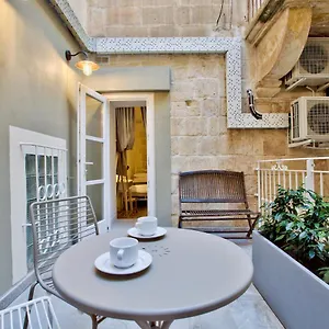 https://chateau-la-vallette-grand-harbour-suite.hotelssaintjulians.com